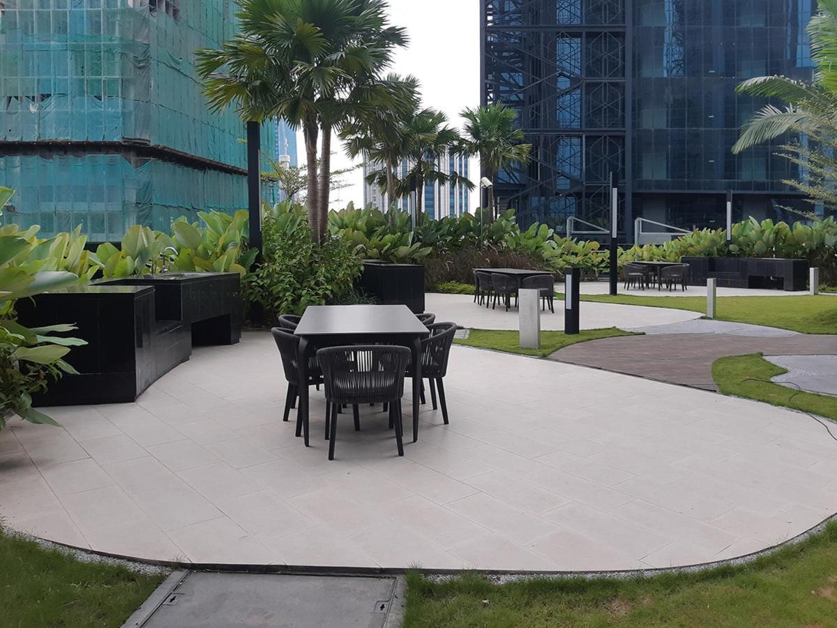 Astra @ Eaton Residences Kl Kuala Lumpur Exteriör bild