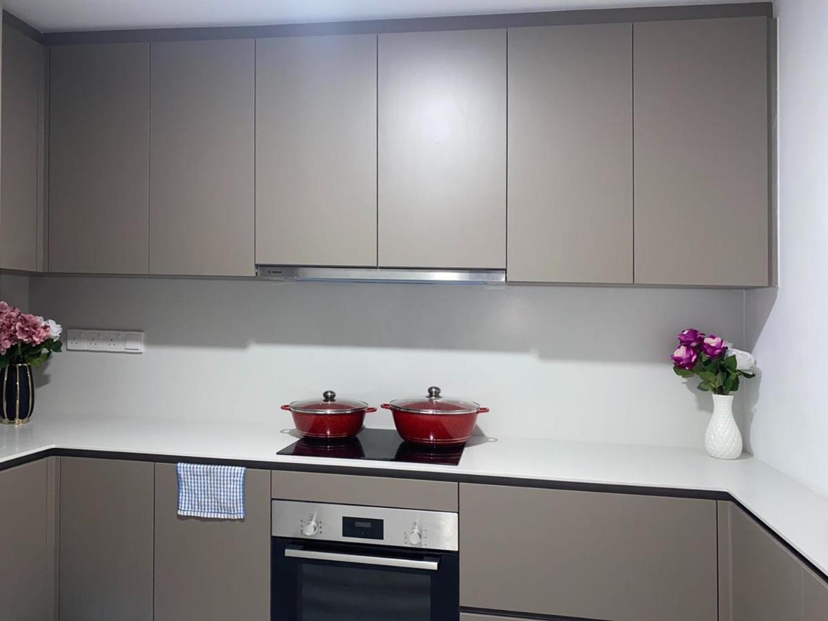 Astra @ Eaton Residences Kl Kuala Lumpur Exteriör bild