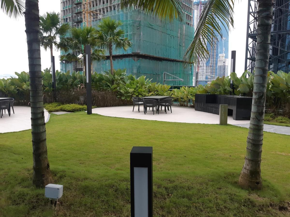 Astra @ Eaton Residences Kl Kuala Lumpur Exteriör bild